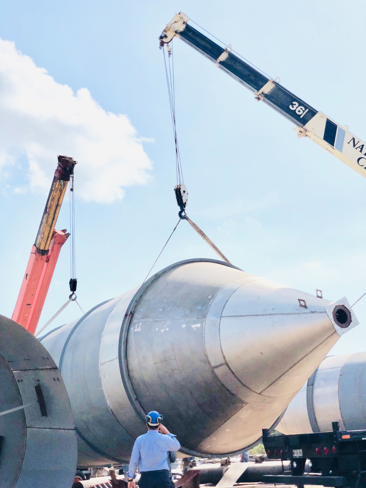SECOIVSA — Izaje crítico de reactor industrial